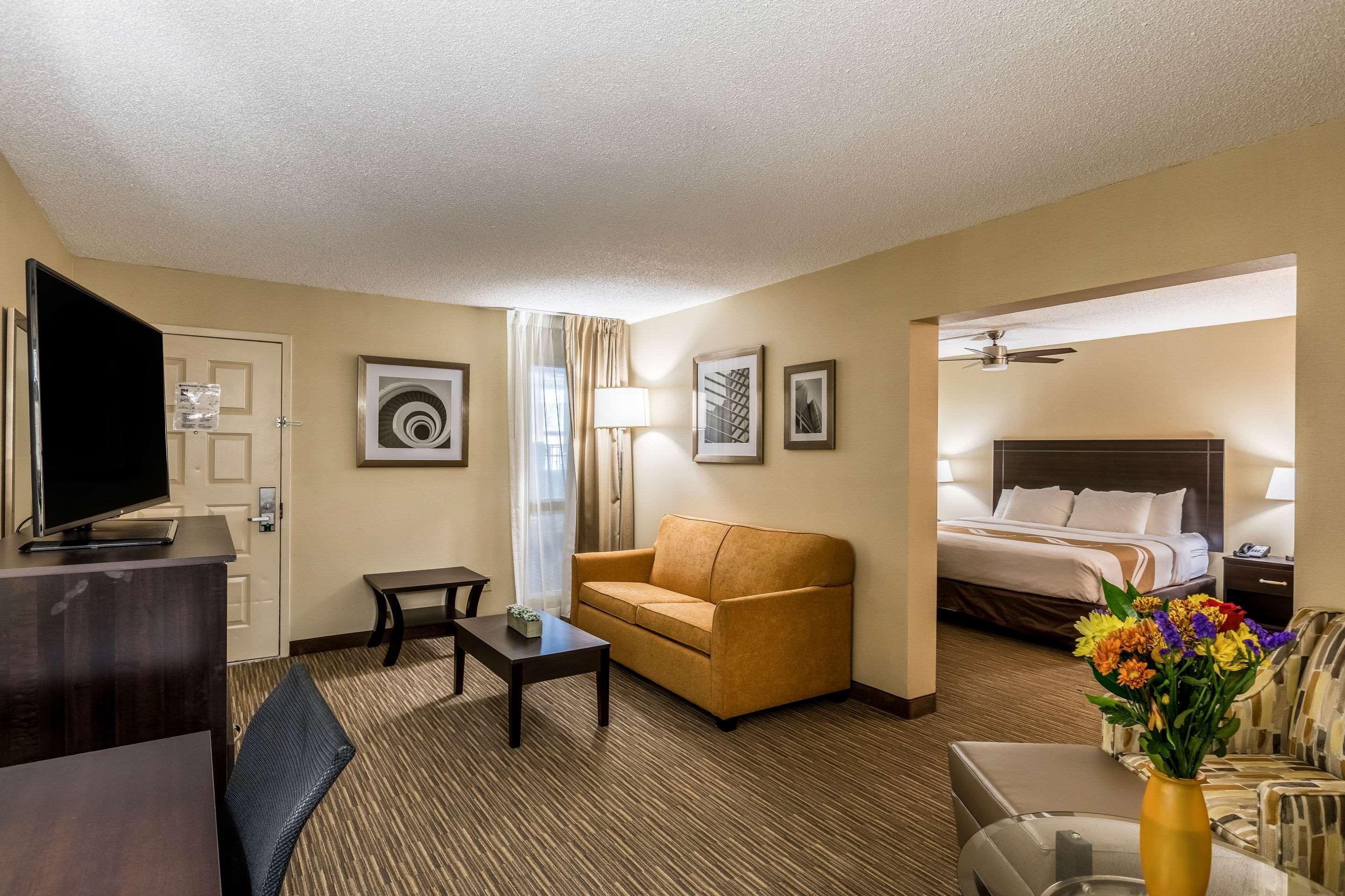 Quality Inn University Lansing Exterior foto
