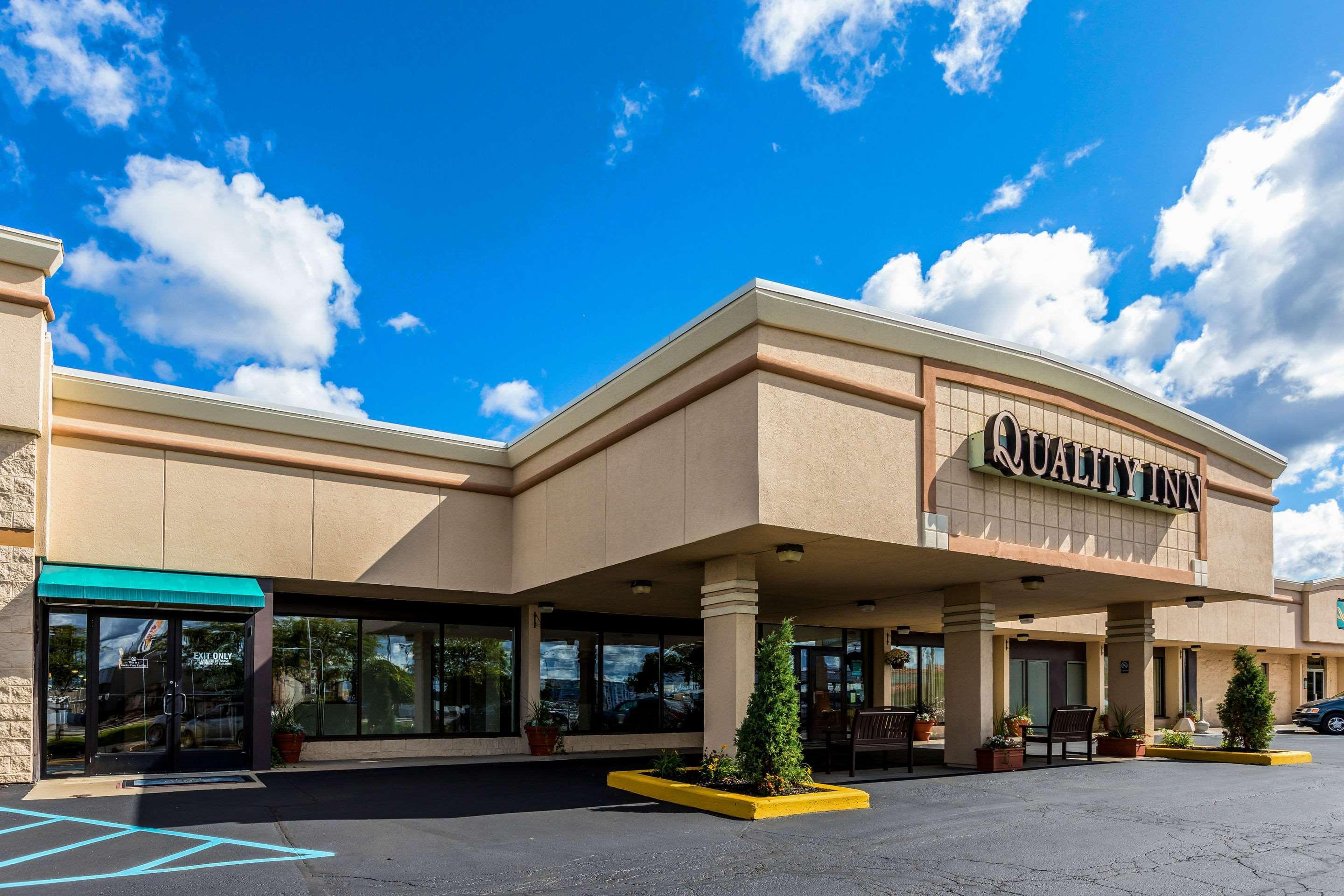 Quality Inn University Lansing Exterior foto