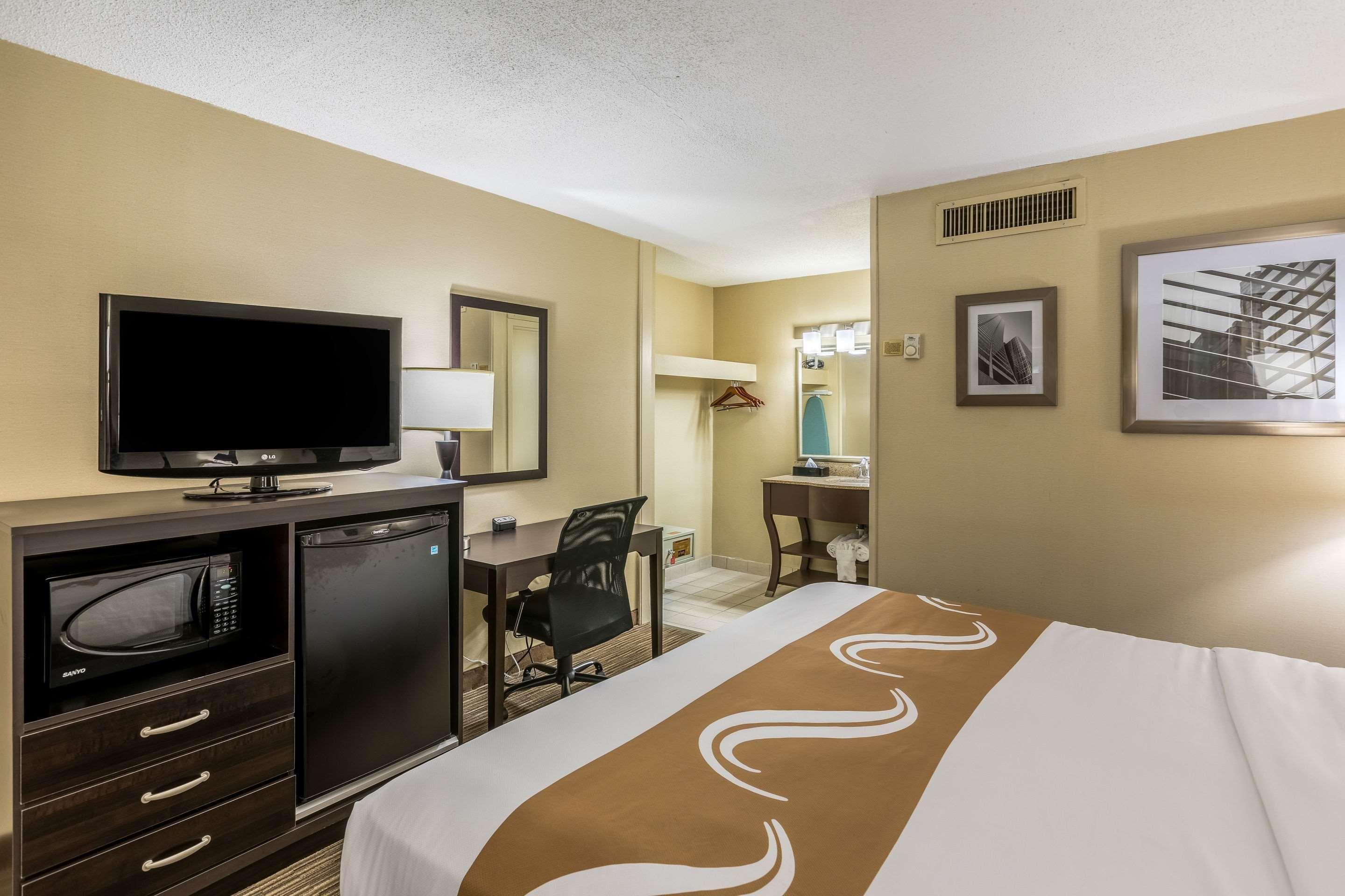 Quality Inn University Lansing Exterior foto
