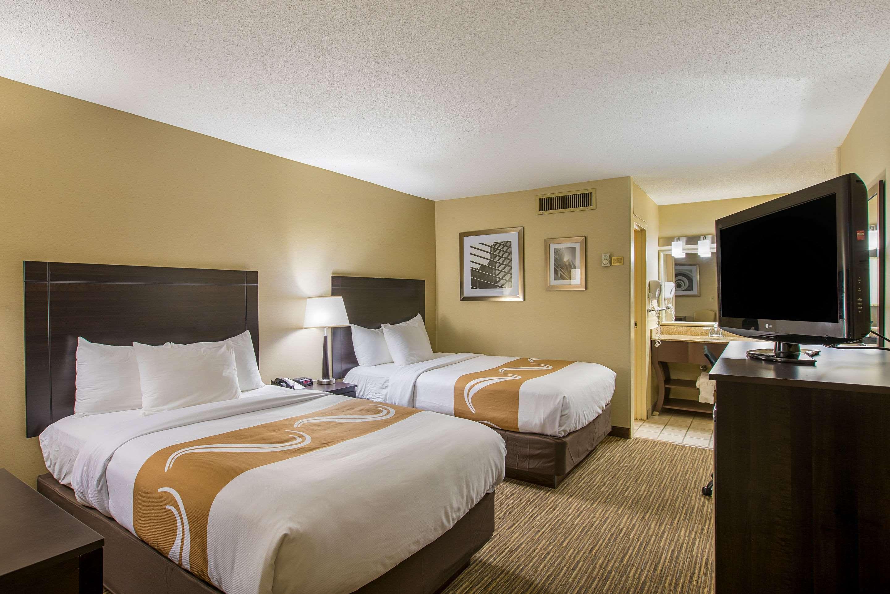 Quality Inn University Lansing Exterior foto